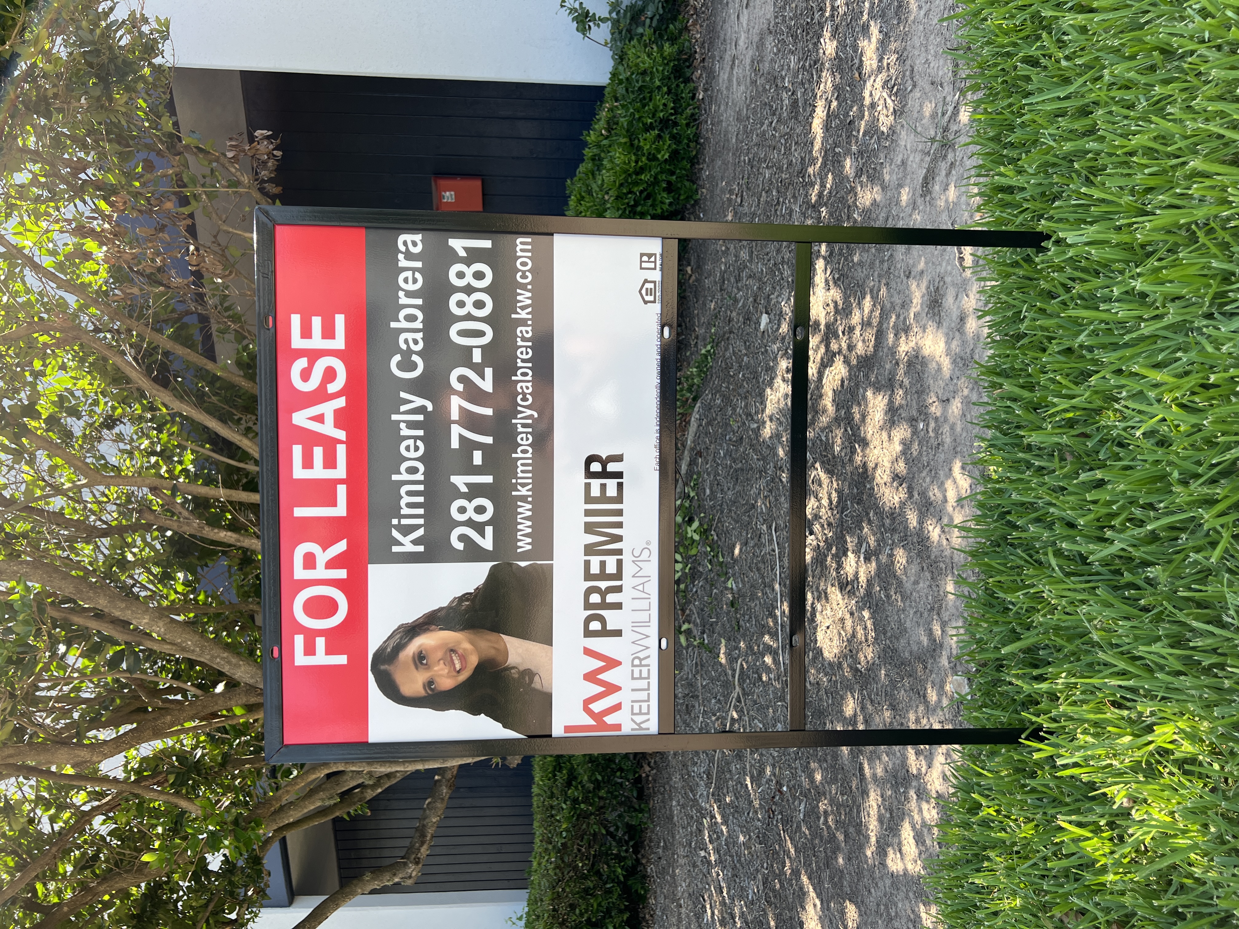 Drive Your Real Estate Success: Marketing with Vehicle Magnets and Realtor Signs