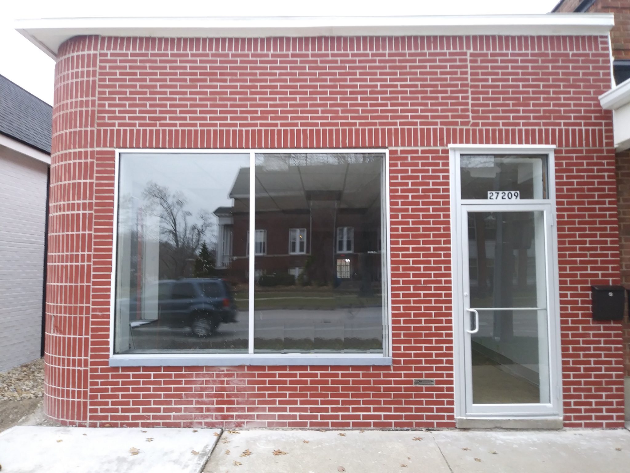 Avon, Ohio - Store Owner Placates Former Landlord | Sign Company News