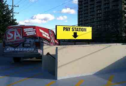 custom-aluminum-sign-parking-lot