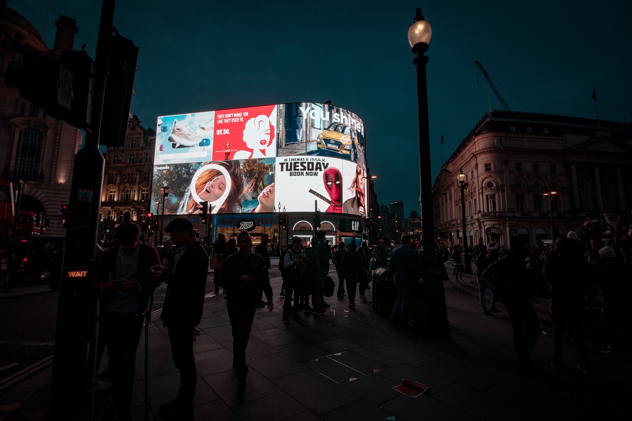 Brandon, FL — Why Are Illuminated Signs Best for Nighttime Business Exposure?